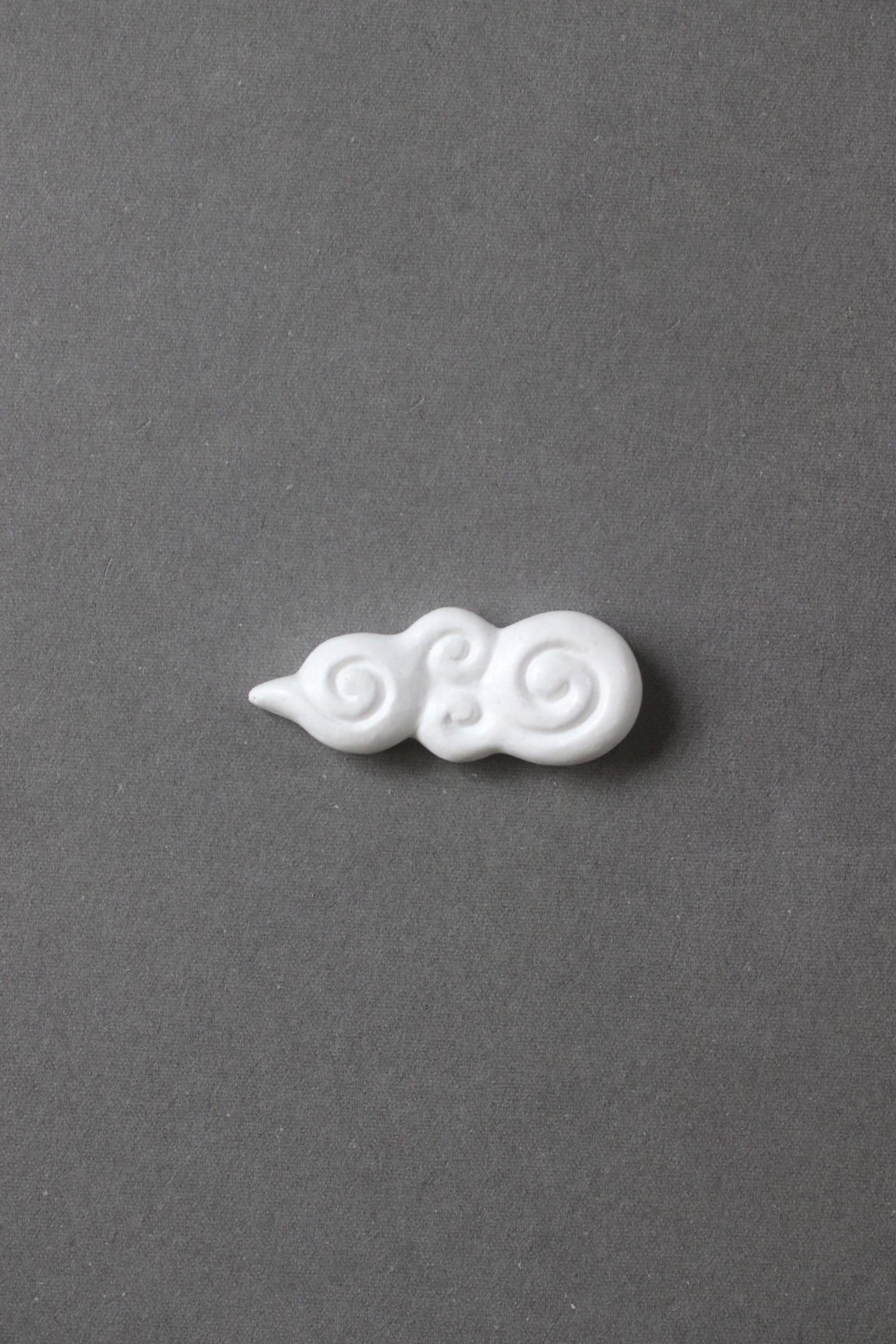 Japanese Zuiun Cloud Chopstick Rest, Upcycled Eggshell TAMAGO STONE Hashioki, Sustainable Japanese Tableware, Made in Japan