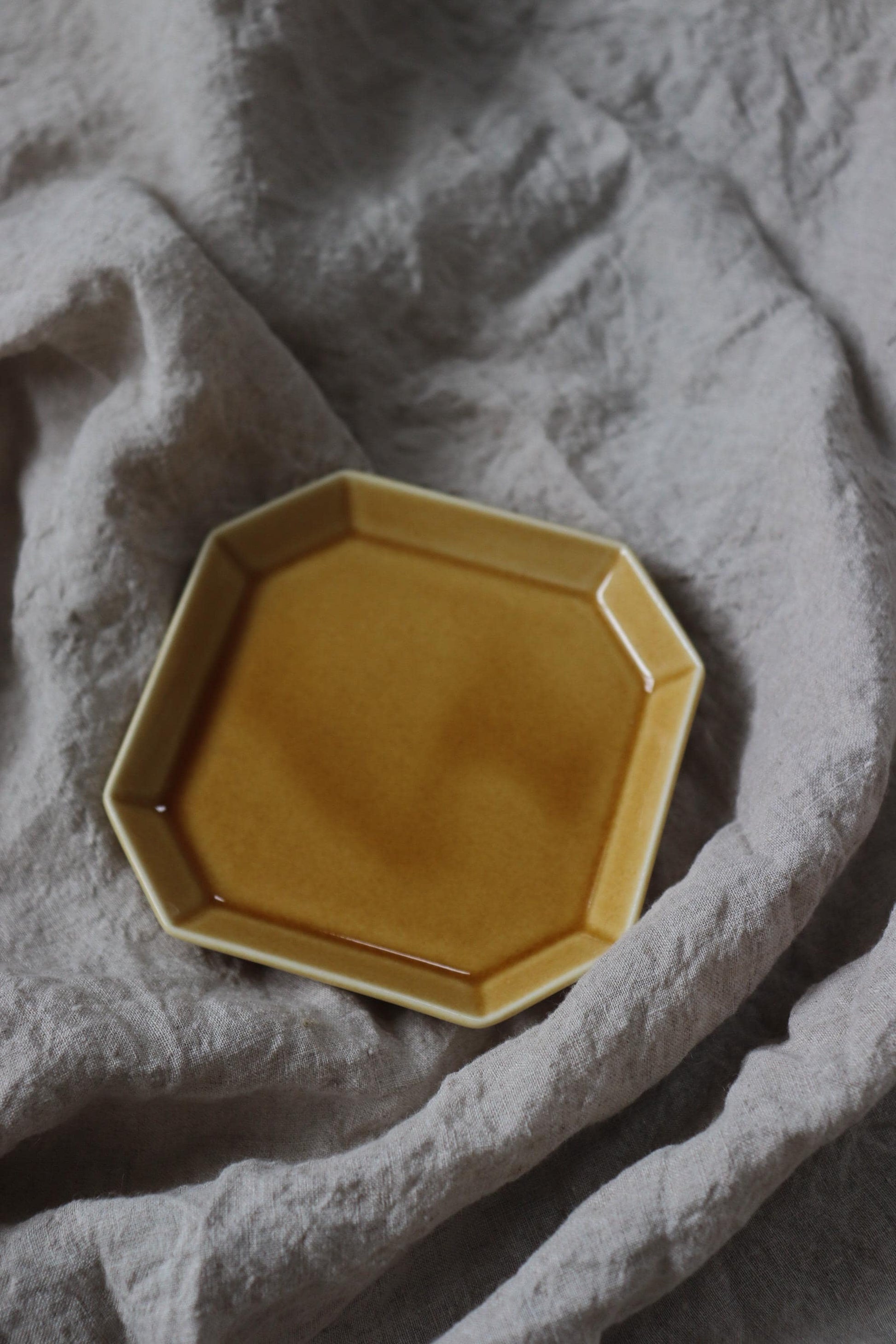 Japanese Mino Ware Amber Octagonal Small Plate, Oda Pottery Sumikiri Jubako 10.5cm, Japanese Ceramic Dish, Wagashi Plate, Soy Sauce Dish