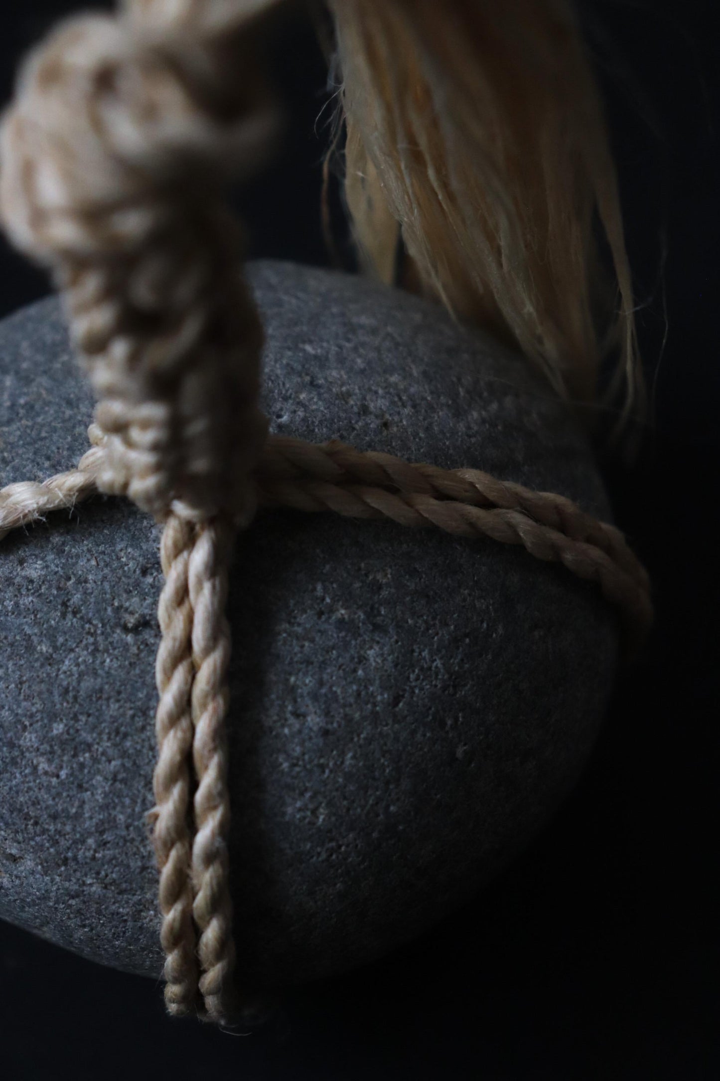 Japanese Sekimori Ishi Boundary Stone, Niigata Stone with Sacred Hemp, Wabi Sabi Tea Garden Object, Japanese Meditation Decor