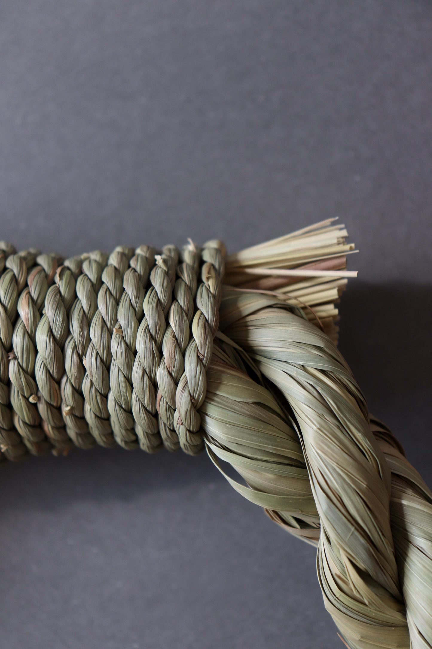 Large Japanese Shimenawa Wreath, Igusa Rope Decor, Minimal Natural Wall Hanging, Wabi Sabi Decor, Handmade Japanese Sacred Object