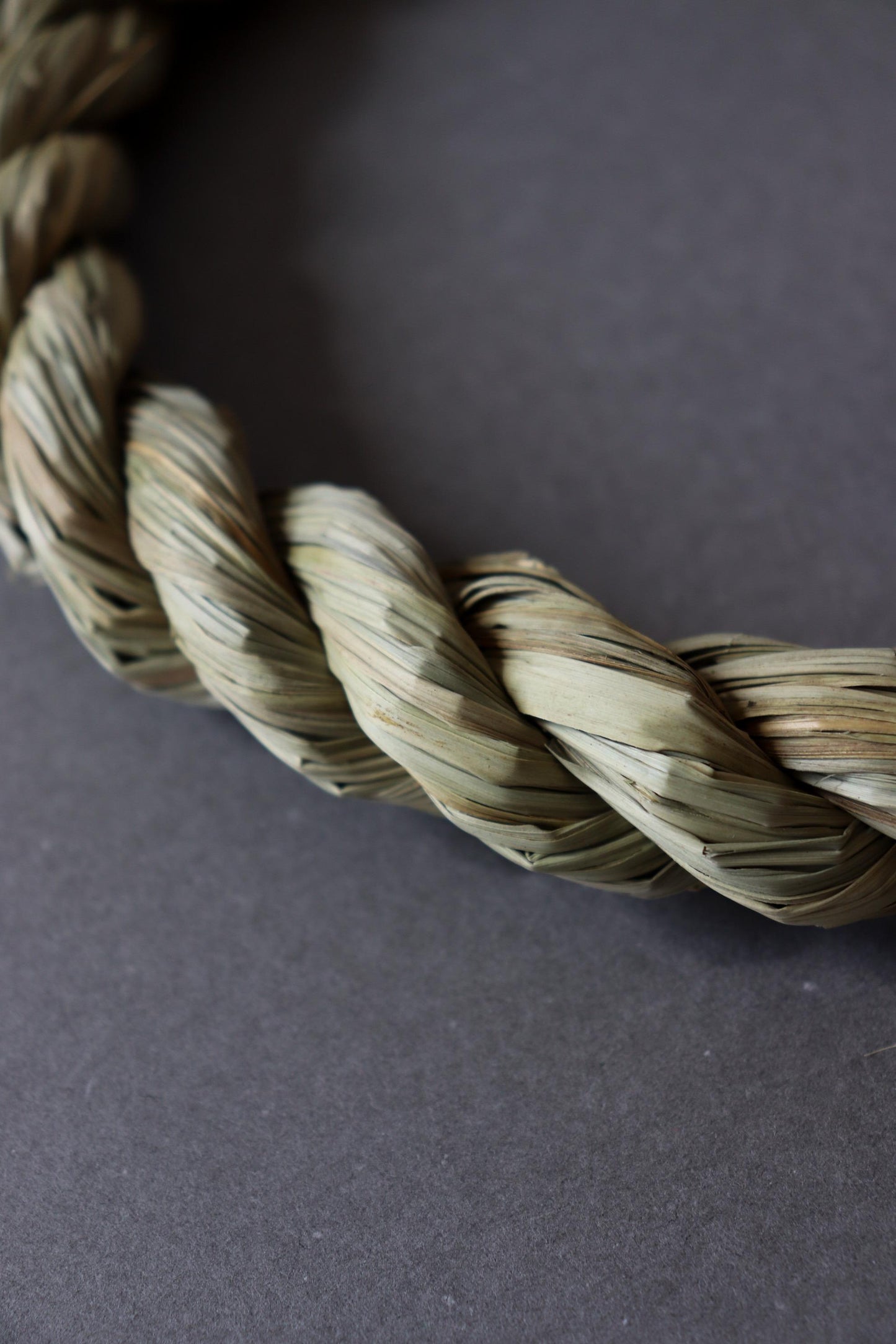 Japanese Igusa Shimenawa Wreath 20cm | Natural Sacred Rice Straw Door Decor | Minimal Japanese Wall Hanging