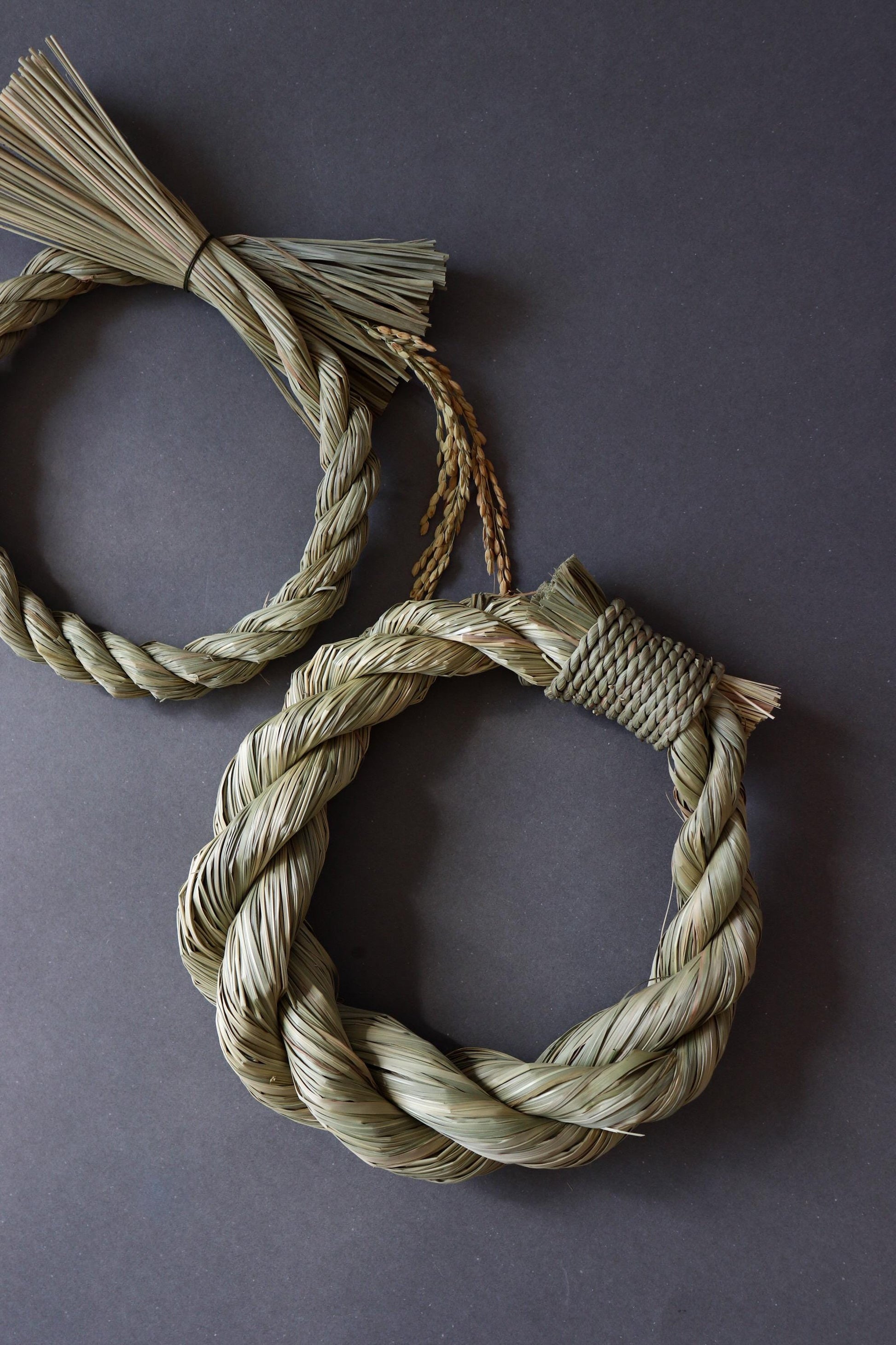 Japanese Igusa Shimenawa Wreath 20cm | Natural Sacred Rice Straw Door Decor | Minimal Japanese Wall Hanging