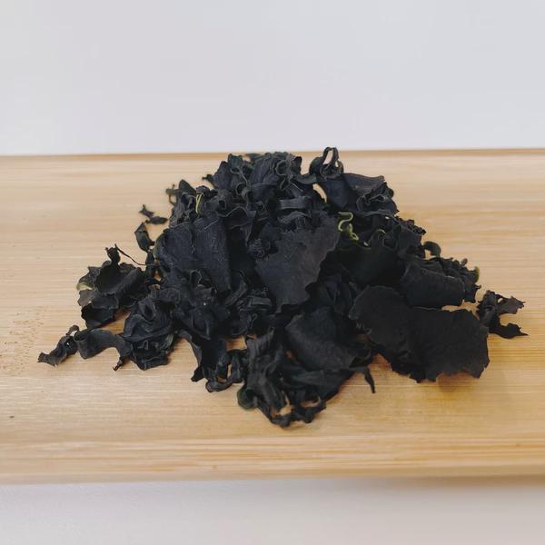 Premium Japanese Dried Wakame Seaweed | Mie Prefecture | For Miso Soup & Seaweed Salad | 20g | Product of Japan
