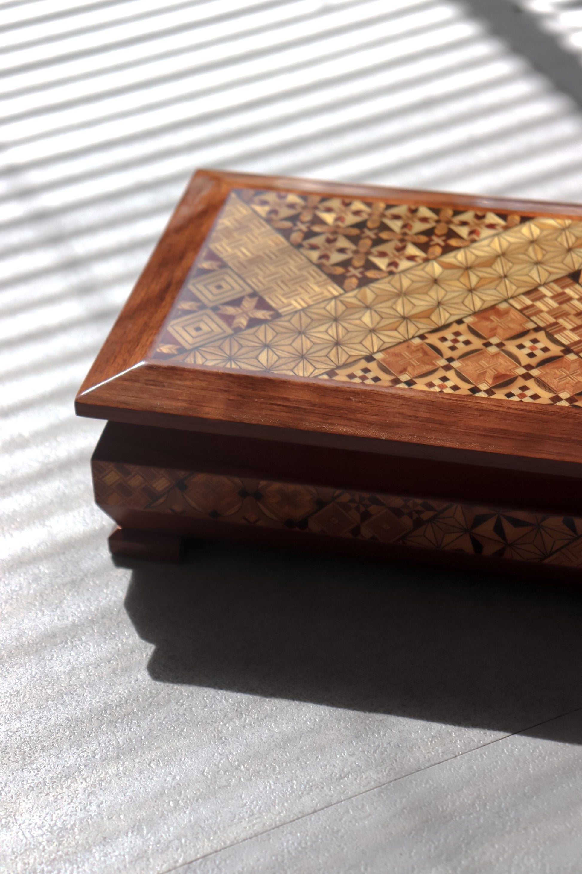 Vintage Hakone Yosegi Jewelry Box with Mirror – Japanese Wooden Keepsake Box, Traditional Marquetry, Made in Japan