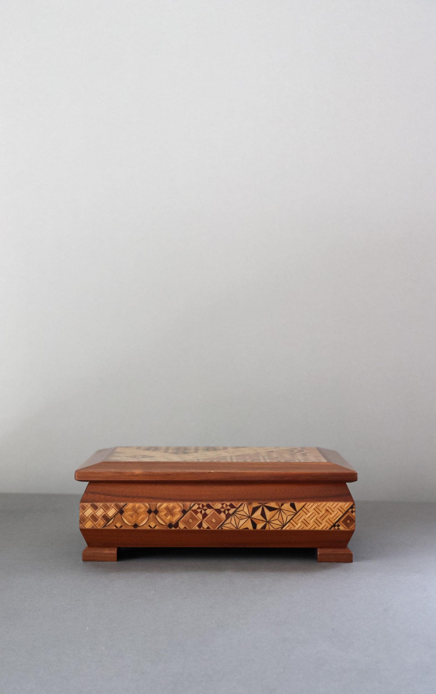 Vintage Hakone Yosegi Jewelry Box with Mirror – Japanese Wooden Keepsake Box, Traditional Marquetry, Made in Japan