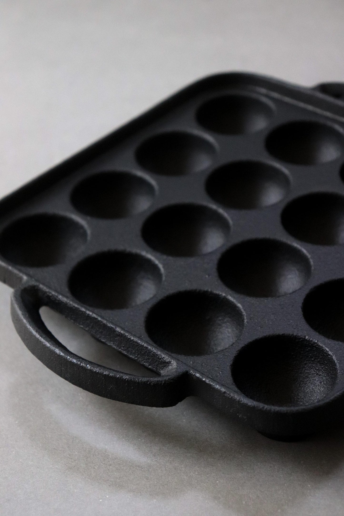 Japanese Cast Iron Takoyaki Pan 16 Hole | IH Induction Compatible | Made in Japan Nambu Ironware | Takoyaki Maker | Aebleskiver Pan |Cooking