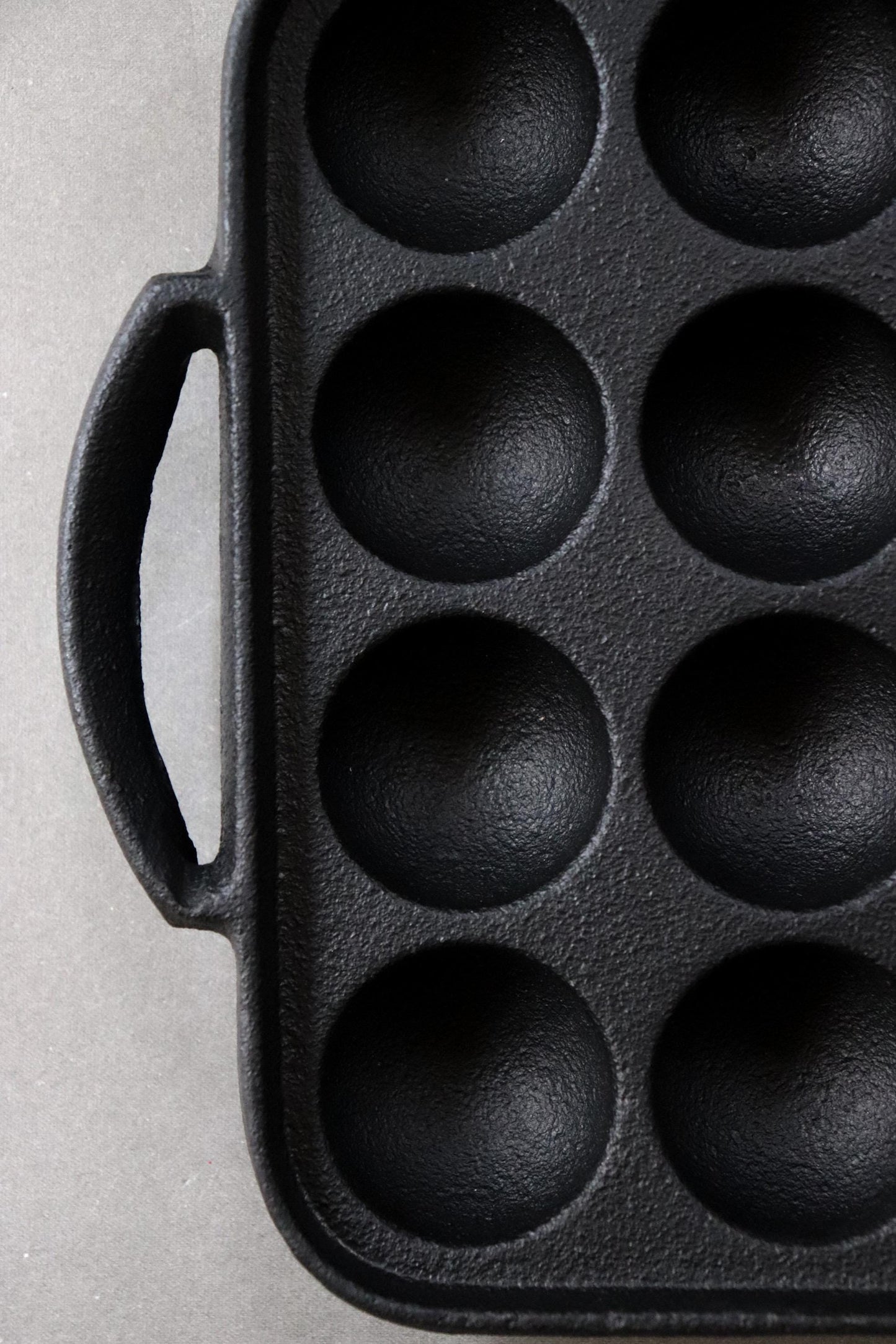 Japanese Cast Iron Takoyaki Pan 16 Hole | IH Induction Compatible | Made in Japan Nambu Ironware | Takoyaki Maker | Aebleskiver Pan |Cooking