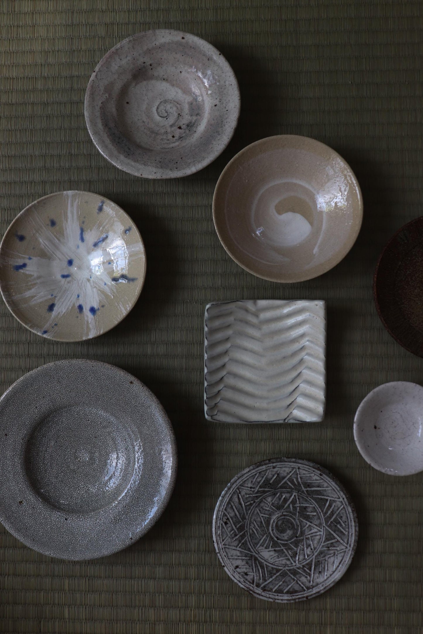 One of a Kind Handmade Japanese Rim Plate | Hyouzan Kiln | Artisan Mino Ware Ceramic Plate | Made in Japan