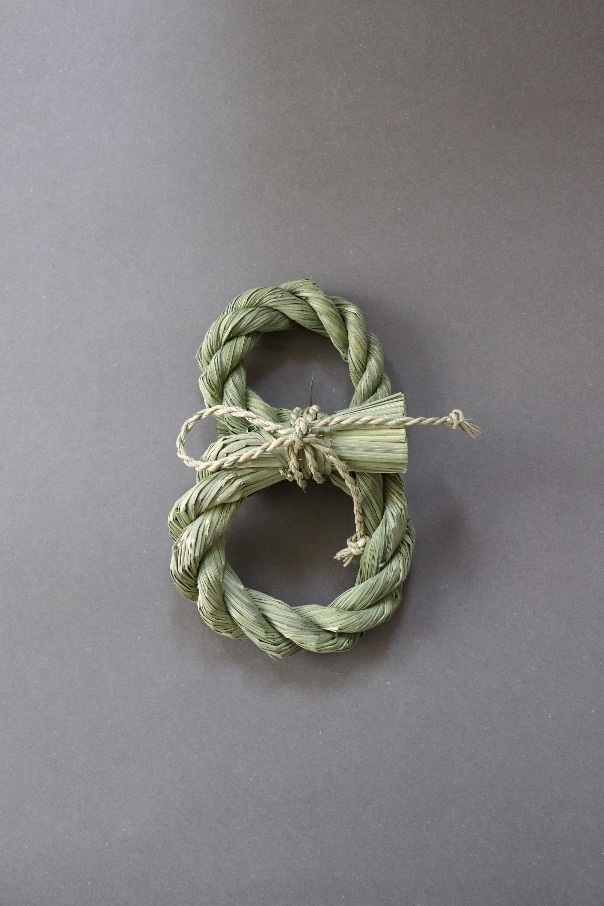 Japanese Shimenawa Figure Eight Wreath, Iwami Sacred Rice Straw Decoration, Handmade Wall Hanging, Natural Japanese Decor, Made in Japan