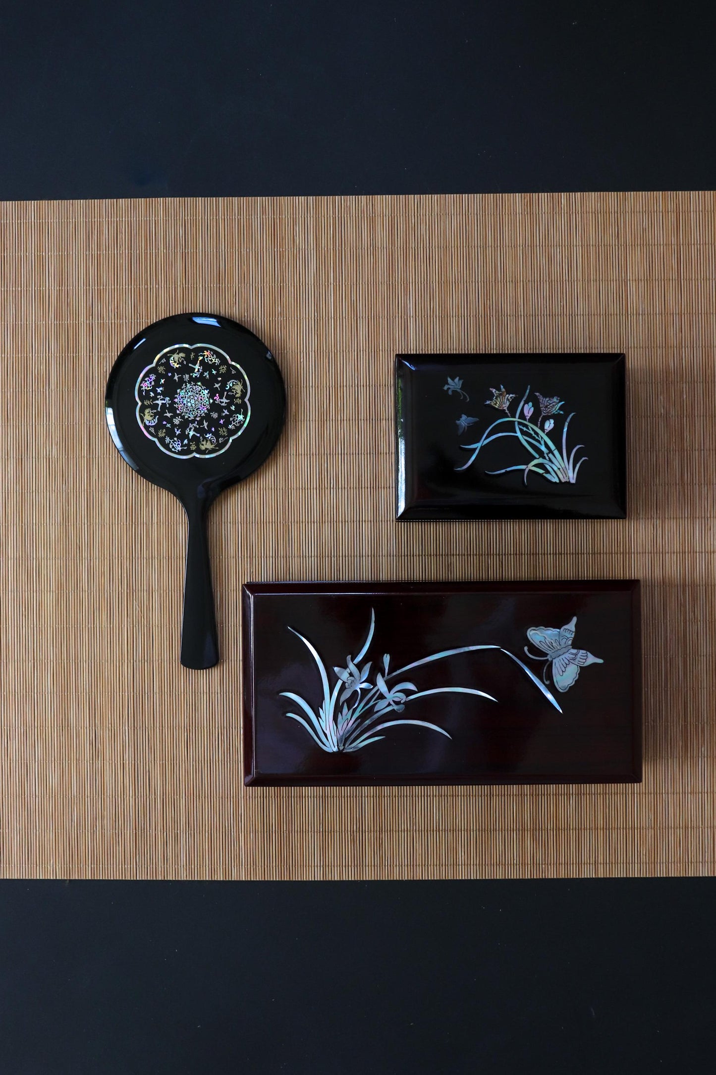 Vintage Japanese Raden Lacquer Hand Mirror with Box – Yamanaka Lacquerware, Mother of Pearl Vanity Mirror, Traditional Japanese Craft