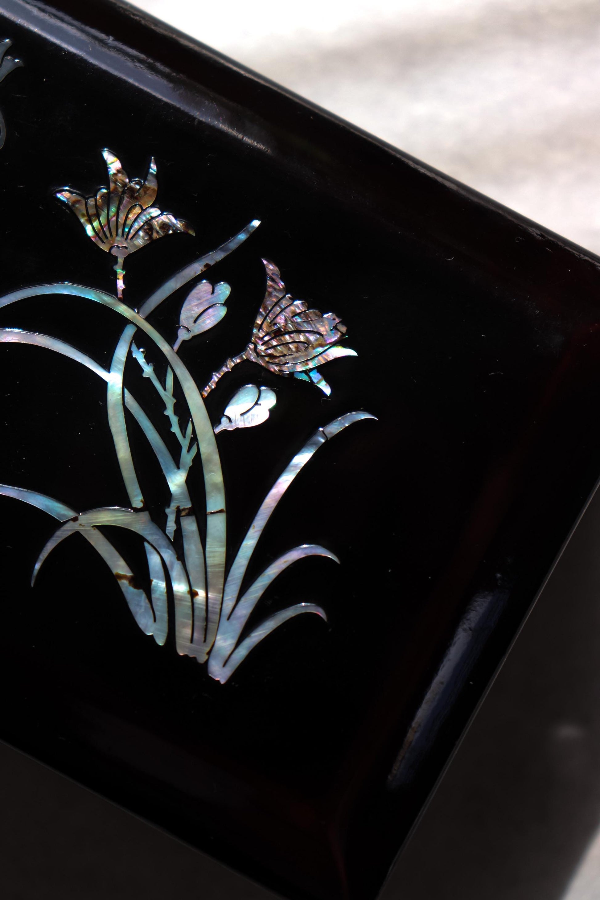Vintage Raden Lacquer Keepsake Box – Mother of Pearl Jewelry Box, Floral Trinket Box, Decorative Storage, Vintage Collectible