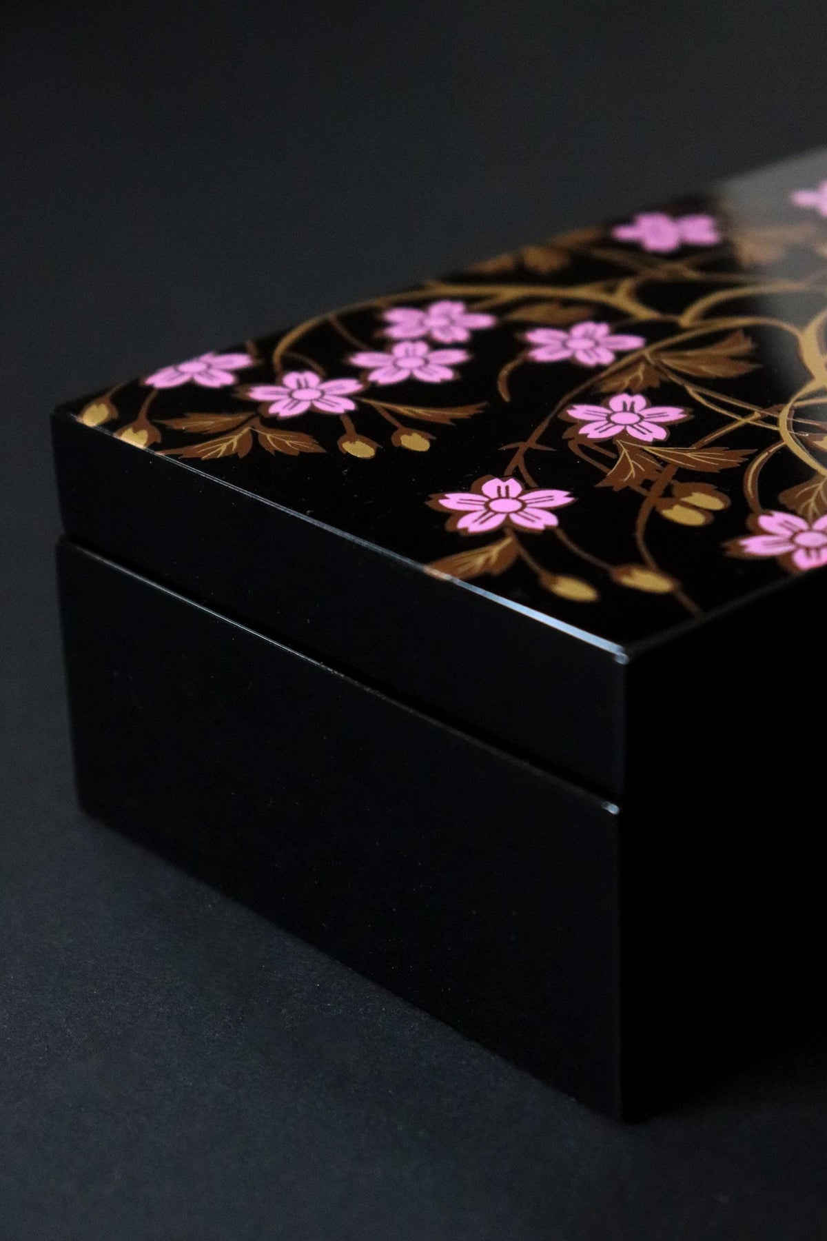 Vintage Takaoka Lacquerware Maki-e Box, Japanese Floral Lacquer Craft, Traditional Kogei, Original Box