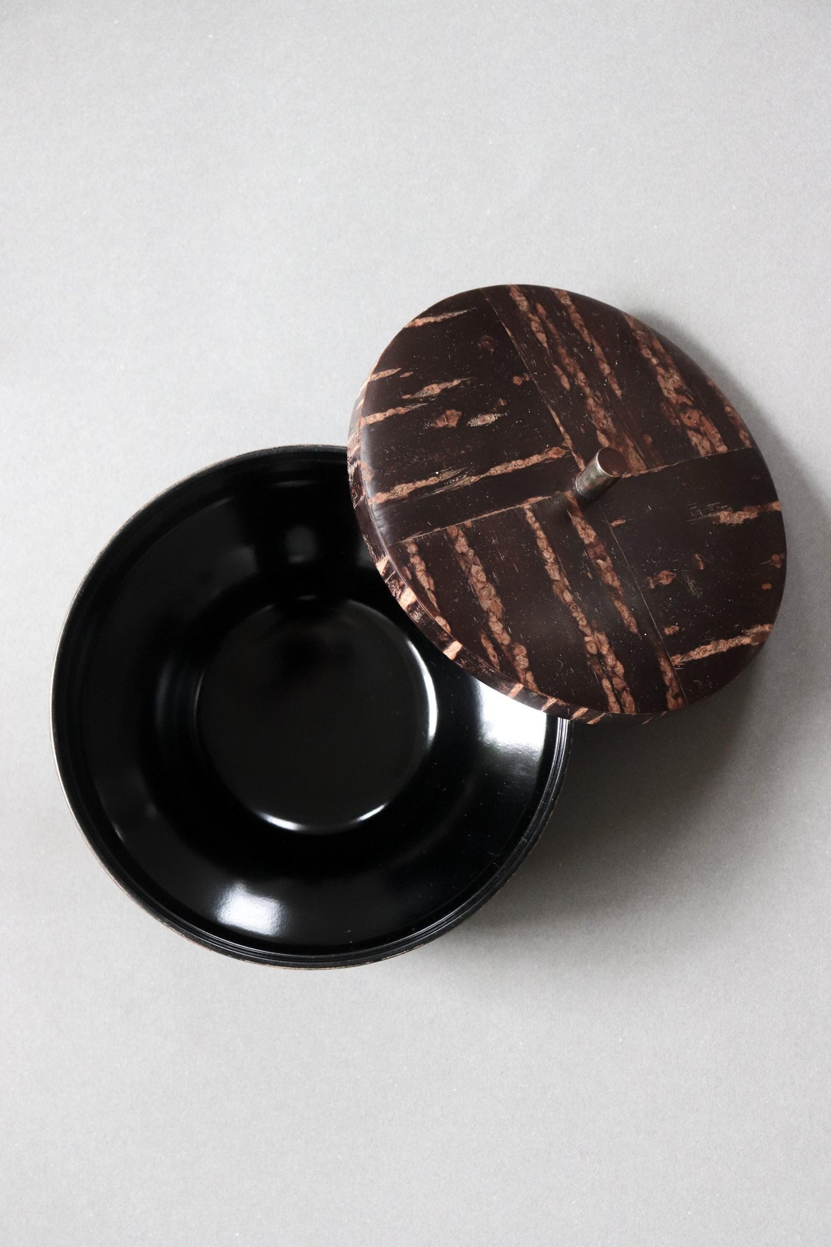 Vintage Japanese Kabazaiku Lidded Sweet Box, Akita Cherry Bark Craft, Geometric Kashi-ki 18.5cm