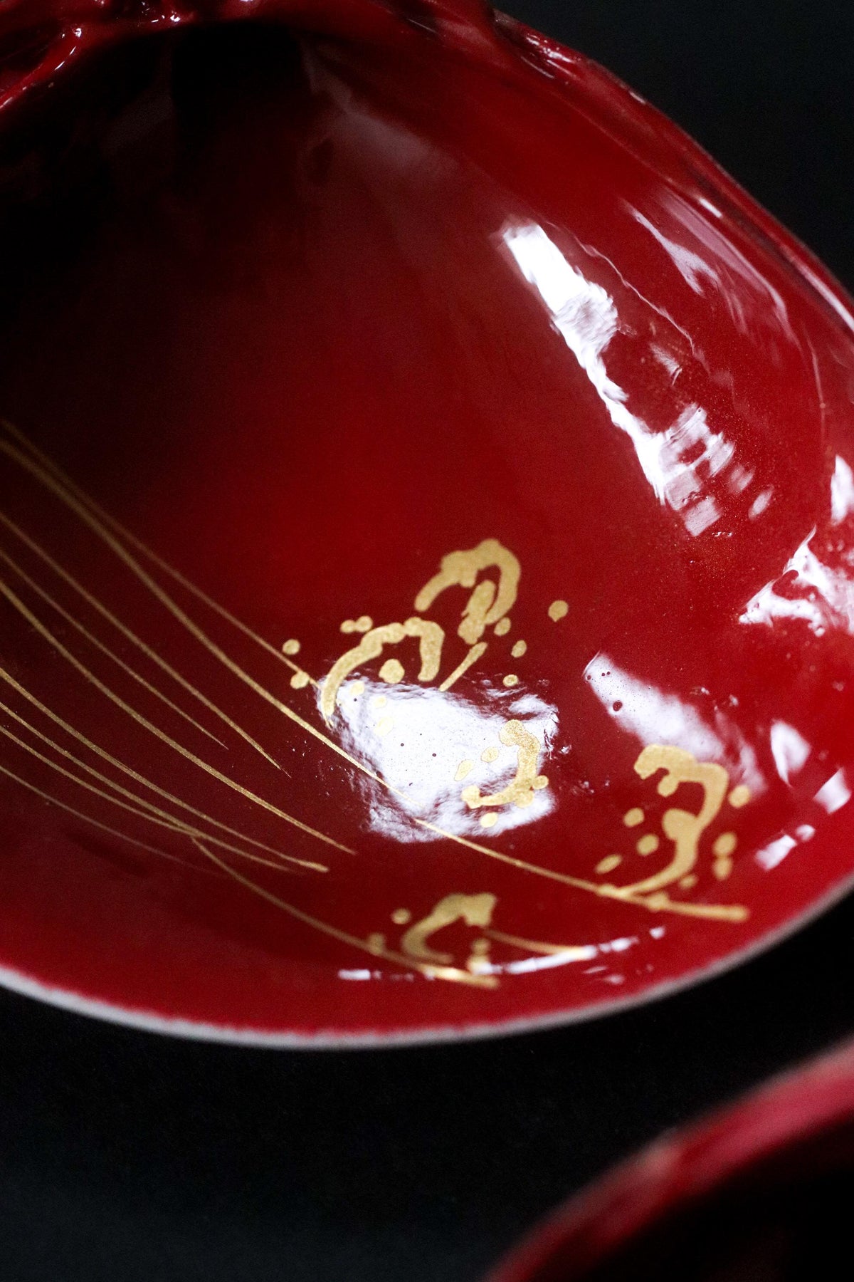 Vintage Japanese Kai-awase Shell Kogo, Crane and Pine Gold Design, Zensen, 1989 Showa 64, Tea Ceremony Incense Container