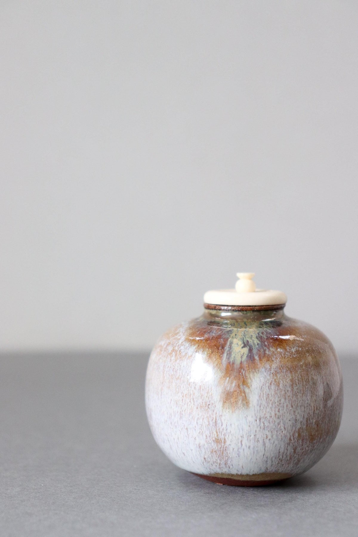 Vintage Akahada Ware Chaire by Masato Oshio, Japanese Tea Caddy with Tomobako & Hino Kanto Shifuku