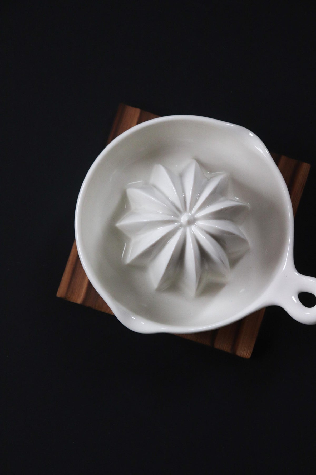 Japanese Ceramic Citrus Juicer, Mino Ware Lemon Squeezer, Grapefruit Juicer with Handle, Handmade White Pottery, Made in Japan