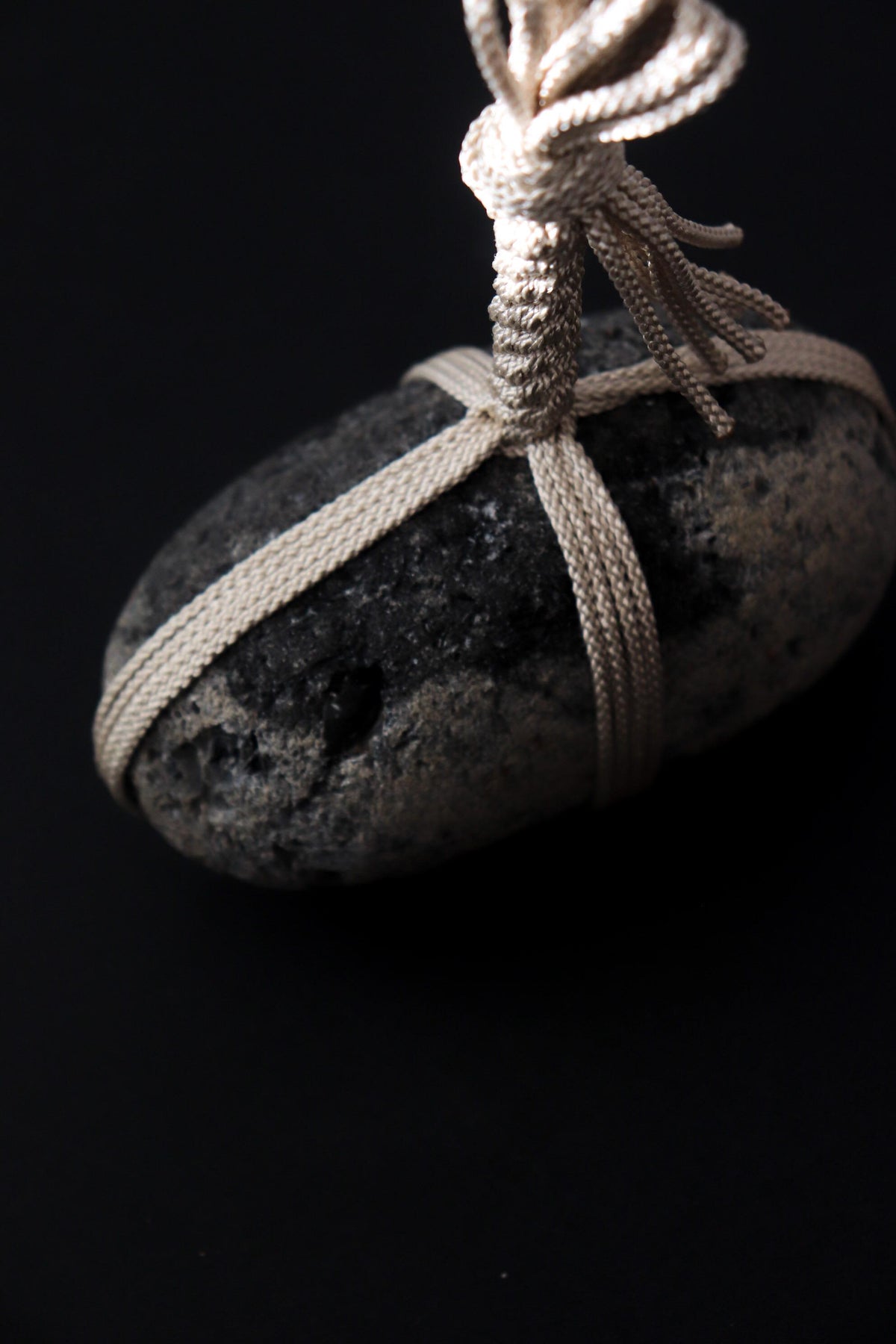 Japanese Sekimori Stone, Hokkaido Obsidian, Large 702g Natural Stone Object, Edo Cord, Wabi Sabi Sculpture, One of a Kind