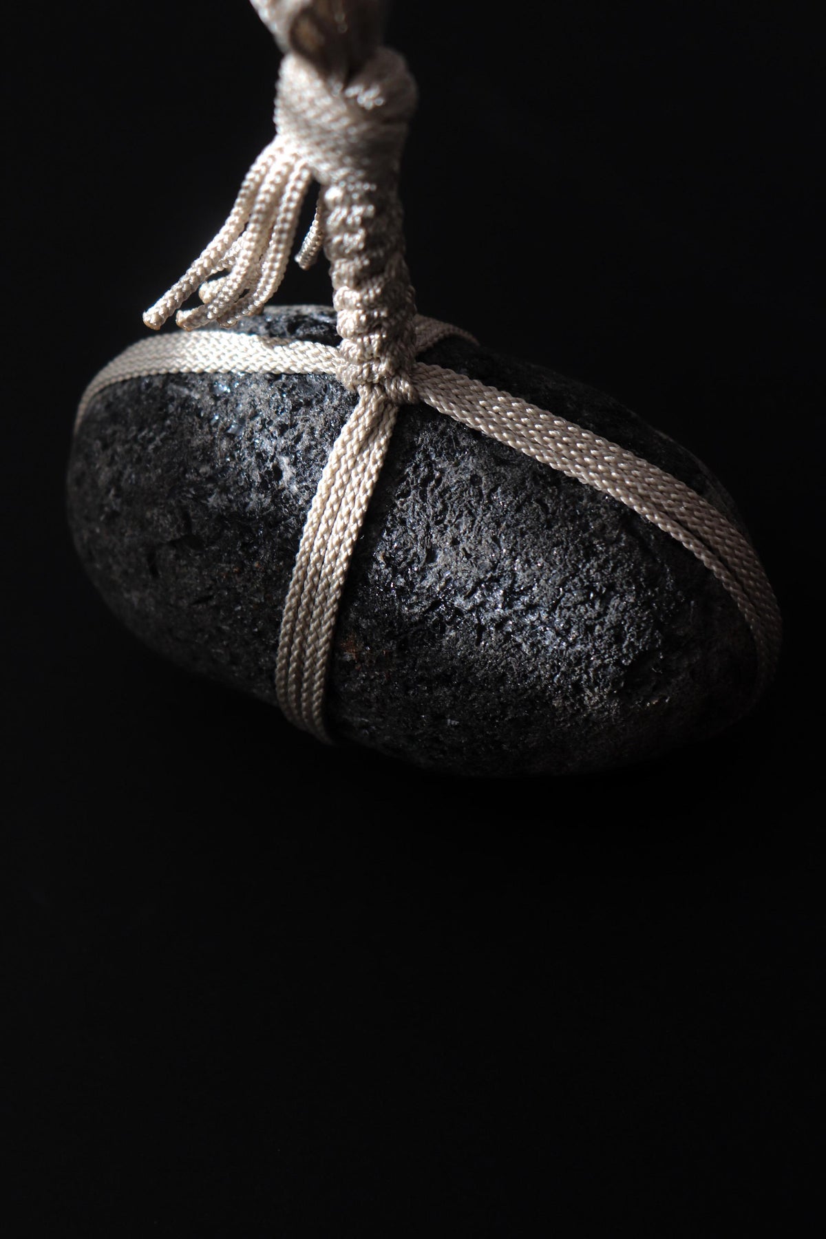 Japanese Sekimori Stone, Hokkaido Obsidian, Large 702g Natural Stone Object, Edo Cord, Wabi Sabi Sculpture, One of a Kind