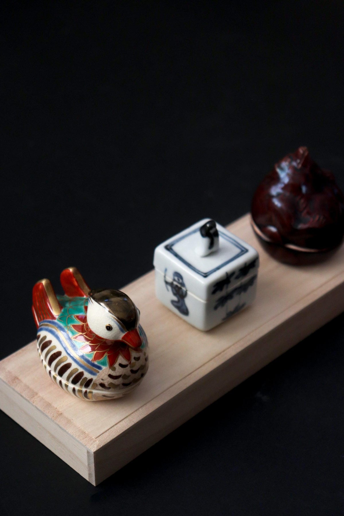 Vintage Japanese Blue and White Kogo Incense Box, Daimaru Hokuho, Arima Raitei Design, Ceramic Tea Ceremony Art