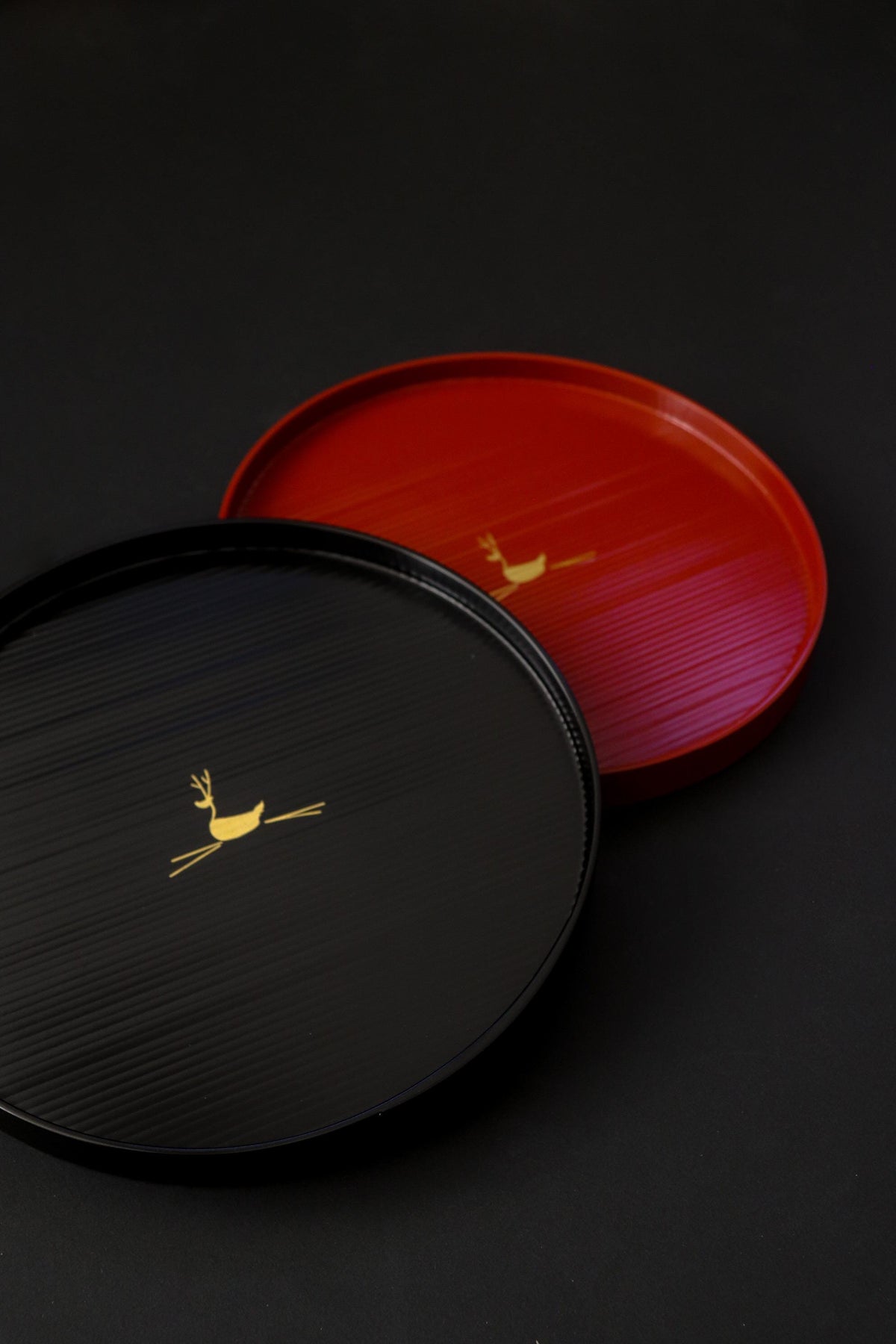 Vintage Zohiko Kyoto Japanese Lacquer Tray, 21cm Red Urushi Round Serving Tray, Gold Deer Motif, Unused