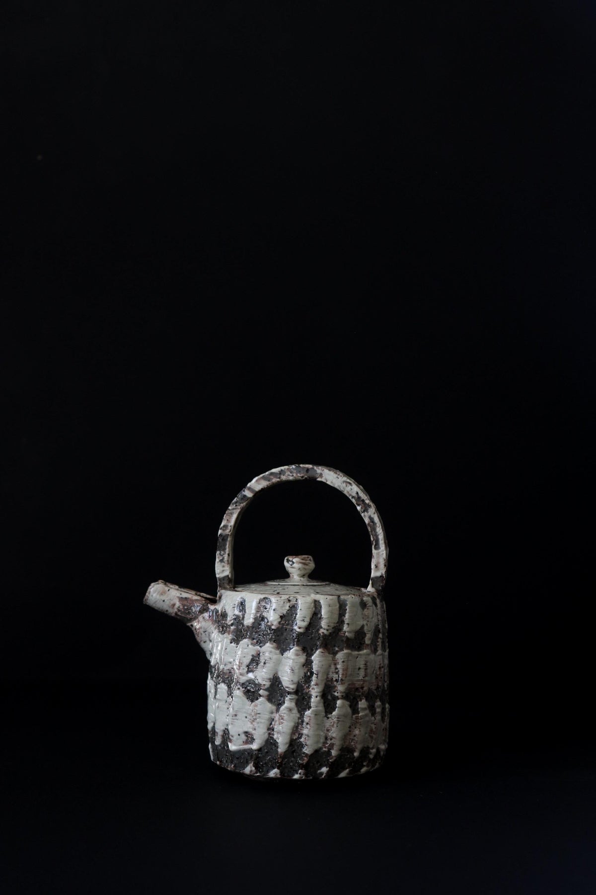 Japanese Ceramic Teapot by Katsuhisa Mizuguchi, Hakeme Brushwork Pottery, Sculptural Kyusu Tea Pot