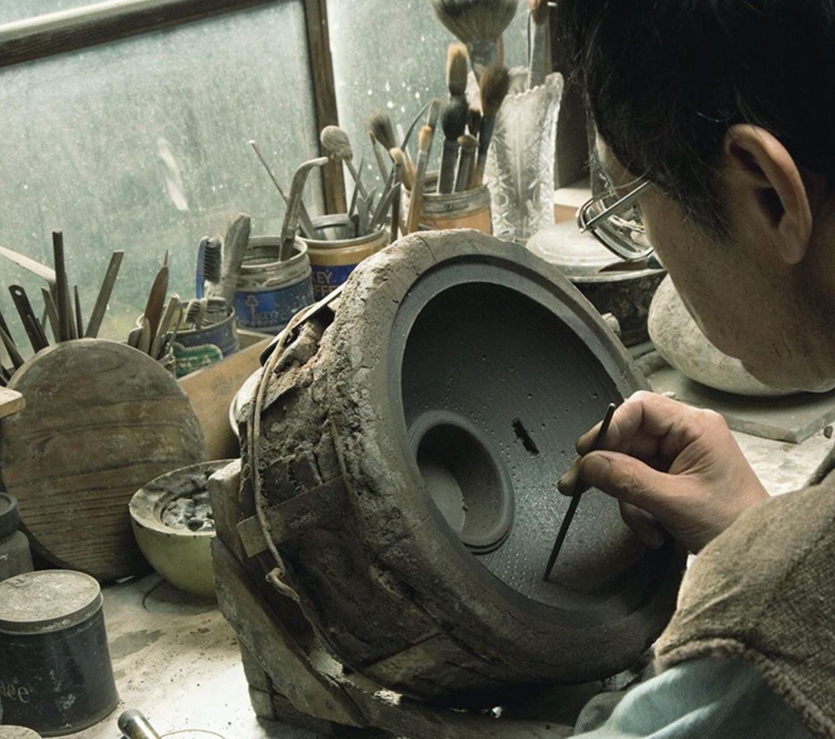 Kamasada Bird U Cast Iron Sculpture, Shotaro Miya Japanese Nambu Ironware, Minimalist Bird Ornament with Wood Base