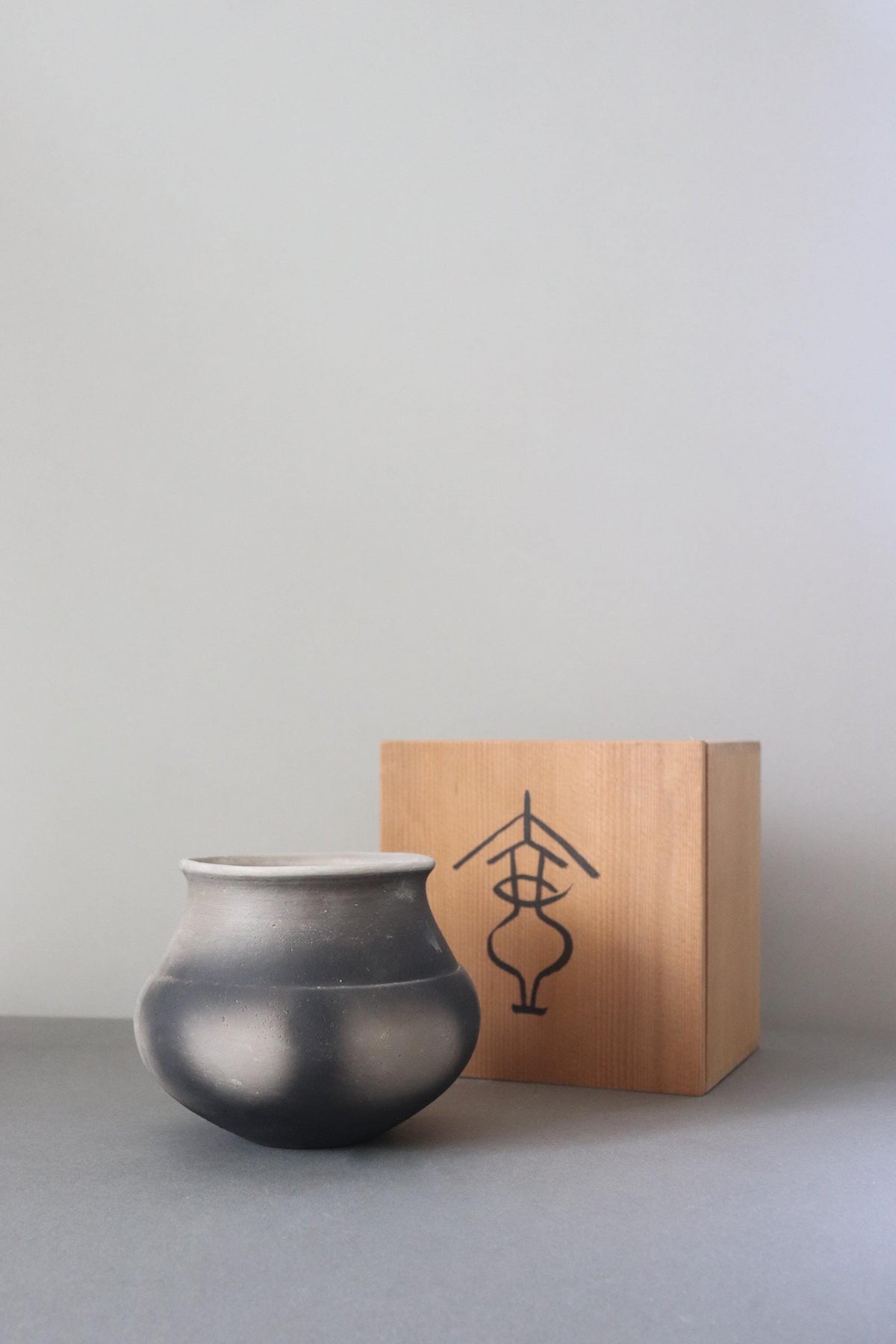 Sotaro Saegusa Japanese Ceramic Vessel, Jomon Inspired Pottery, Black Sculptural Art Object with Wooden Box